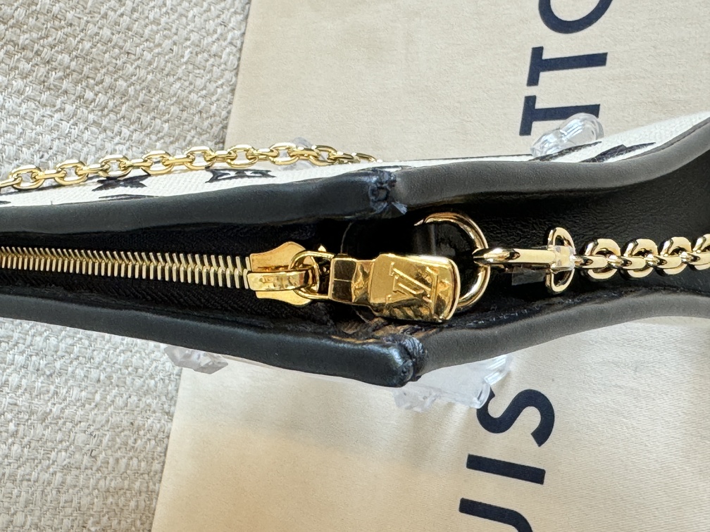 【Cali】LOUIS VUITTON ポーチ 100% Original Louis Vuitton Toilet Pouch T26 M82521